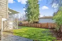 8076 139A STREET - thumbnail 32