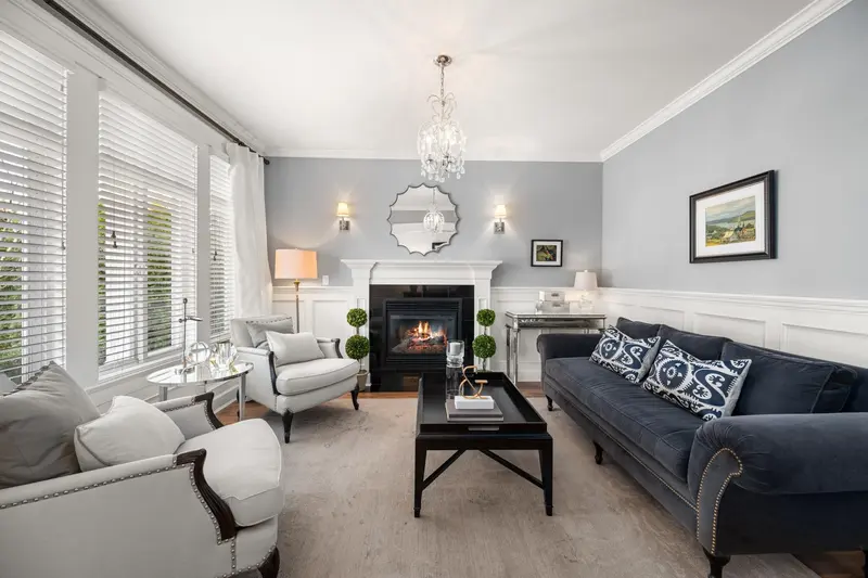 14860 34 AVENUE - photo 2 of 25