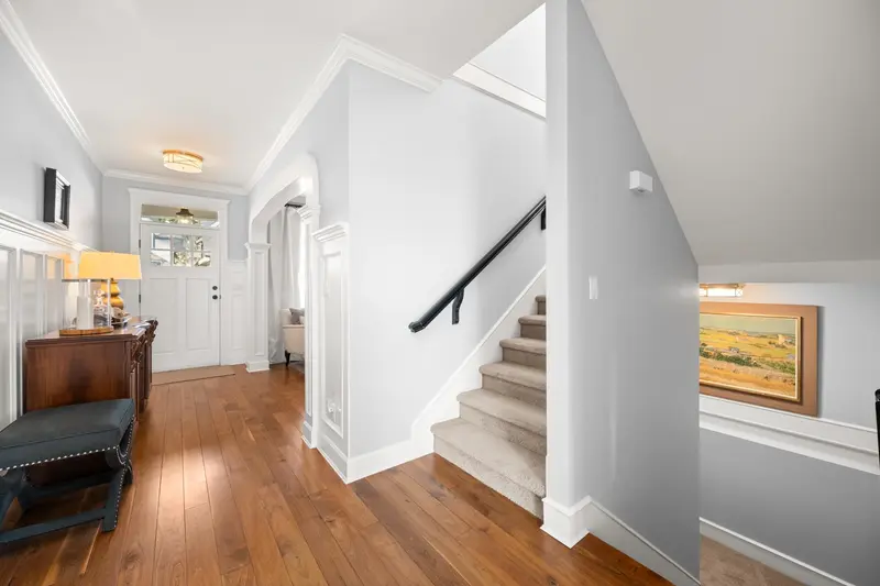 14860 34 AVENUE - photo 4 of 25