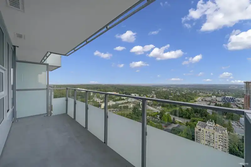 3504 13768 100 AVENUE - photo 1 of 36