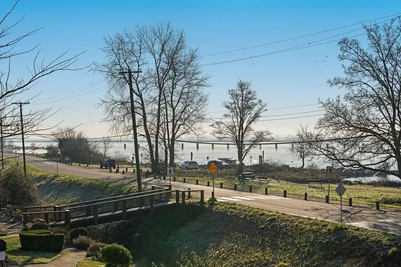 202 13251 PRINCESS STREET - photo 4 of 25