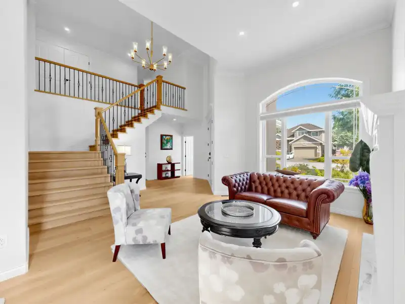 16136 110 AVENUE - photo 1 of 40