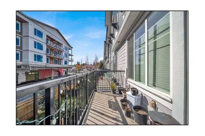 30 14499 64 AVENUE - photo 1 of 36