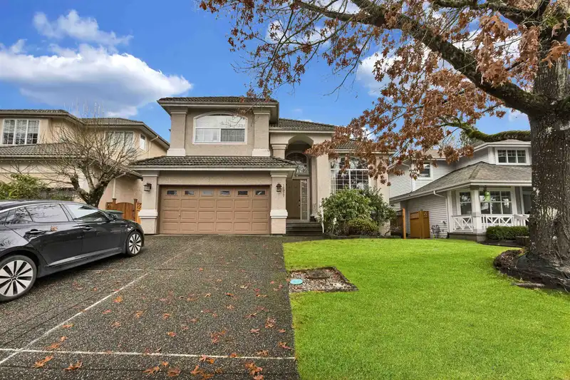 16977 83A AVENUE - photo 2 of 40