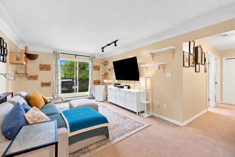 207 10438 148 STREET - photo 4 of 20