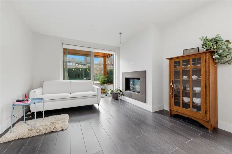 204 2388 MARINE DRIVE - photo 2 of 22