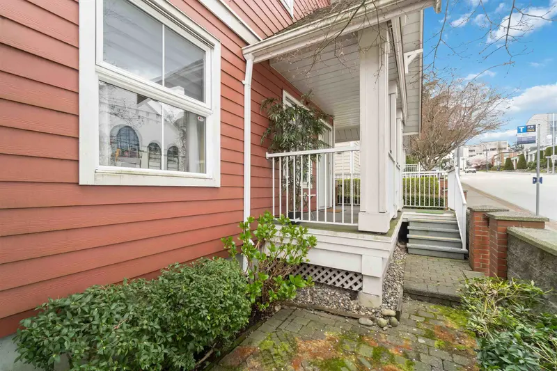 16 188 SIXTH ST STREET - photo 2 of 25