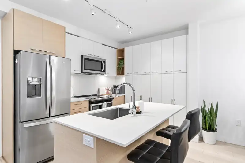 311 13963 105 BOULEVARD - photo 1 of 25