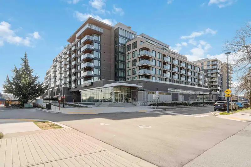 TH 109 755 HARBOURSIDE DRIVE - photo 2 of 25