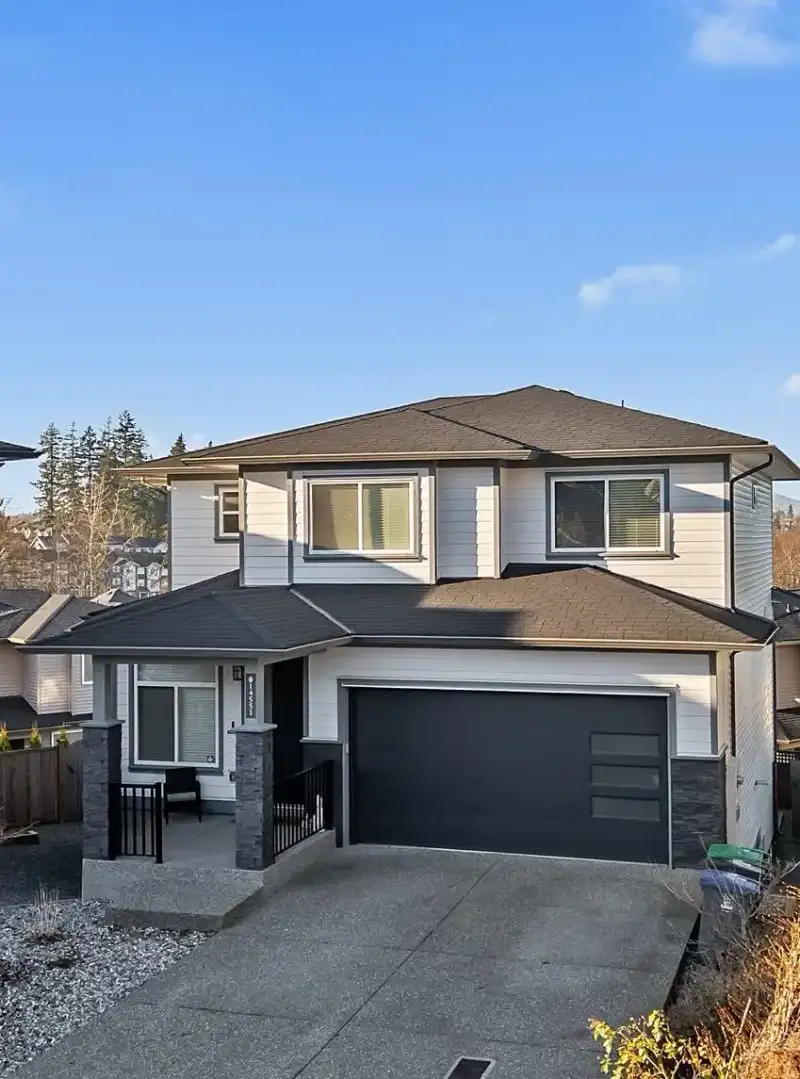 14551 61 AVENUE - photo 1 of 29