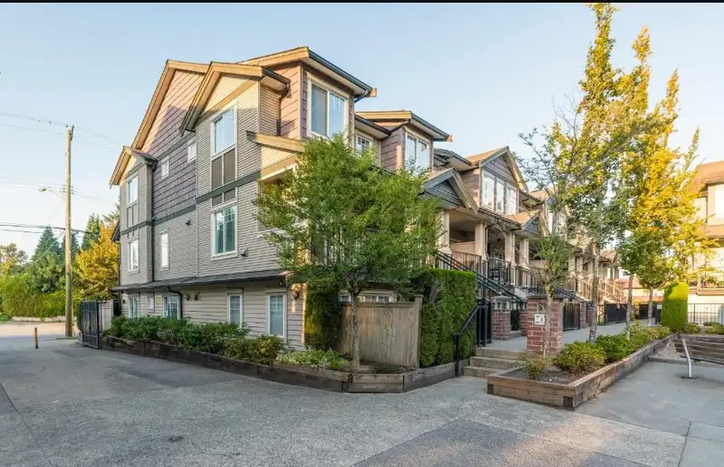 116 13958 108 AVENUE - photo 4 of 34