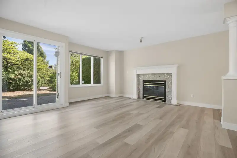 163 13888 70 AVENUE - photo 3 of 40