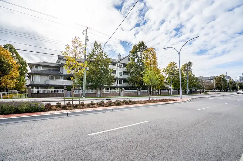 102 12160 80 AVENUE - photo 2 of 28