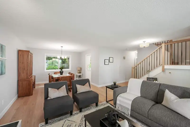 18096 61A AVENUE - photo 4 of 25