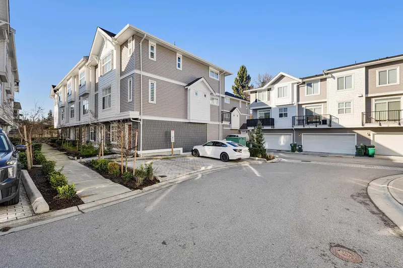 13 2033 MCKENZIE ROAD - photo 3 of 24