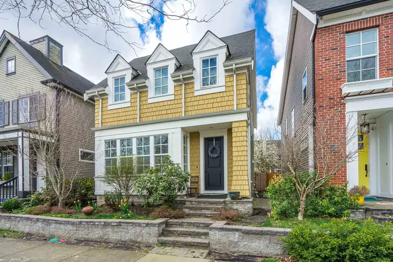 7349 192A STREET - photo 2 of 39