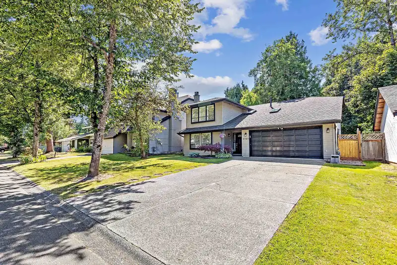 6563 133A STREET - photo 2 of 35