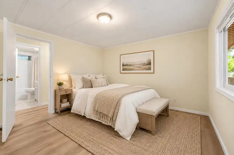 3 6280 KING GEORGE BOULEVARD - photo 4 of 40