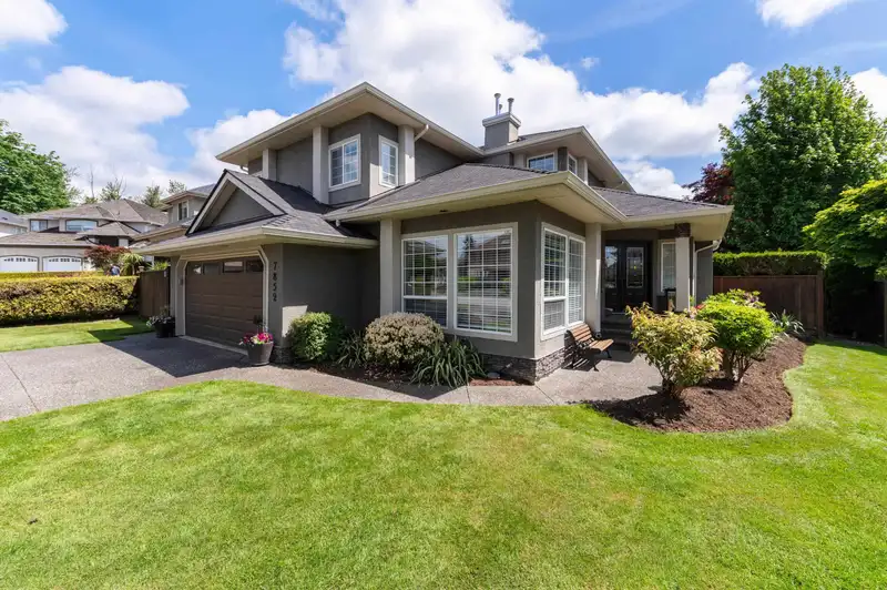 7852 165 STREET - photo 1 of 40