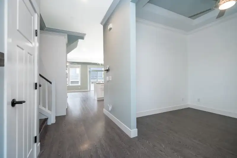 7343 191B STREET - photo 4 of 36