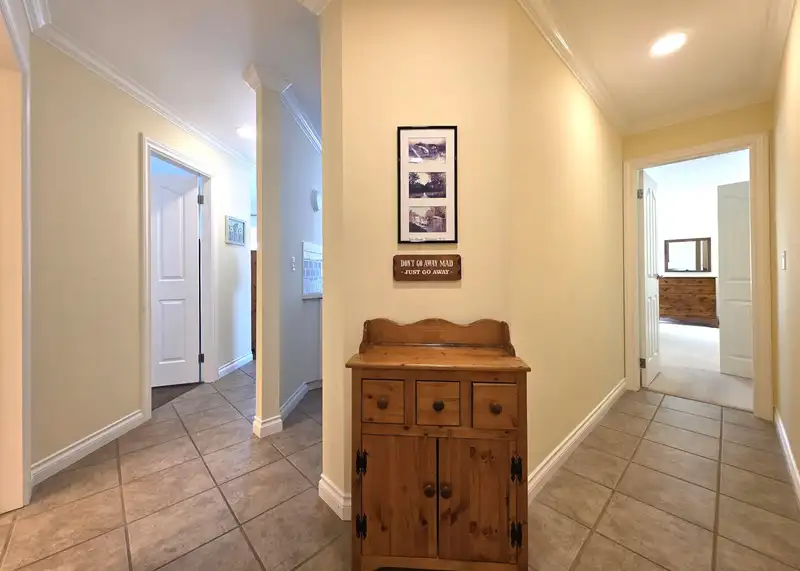 301 17695 58 AVENUE - photo 3 of 29