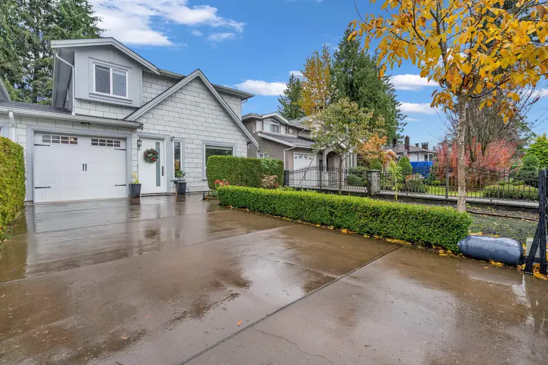 1584 BLAINE AVENUE - photo 1 of 25