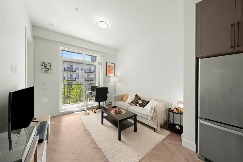201 13933 105 BOULEVARD - photo 3 of 24