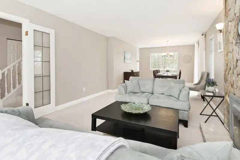 13435 61A AVENUE - photo 4 of 31