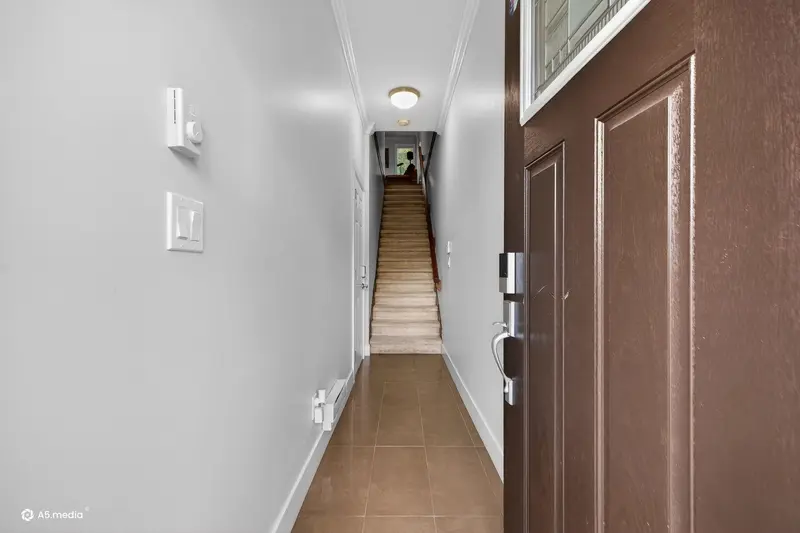 6 13670 62 AVENUE - photo 3 of 23