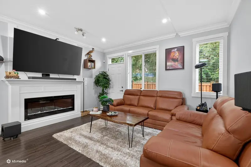 6 13670 62 AVENUE - photo 4 of 23