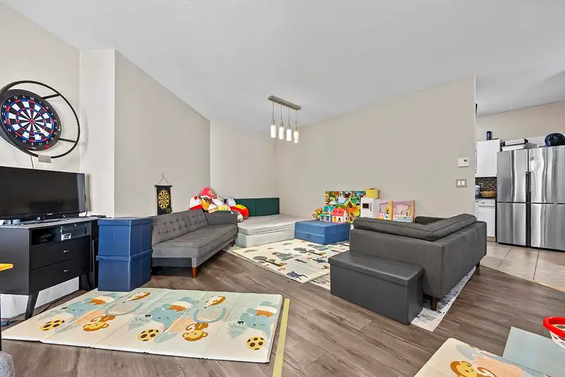 108 14981 101A AVENUE - photo 4 of 35