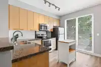 12 7155 189 STREET - thumbnail 10