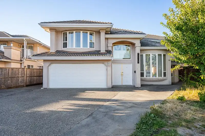 13107 74 AVENUE - photo 2 of 22