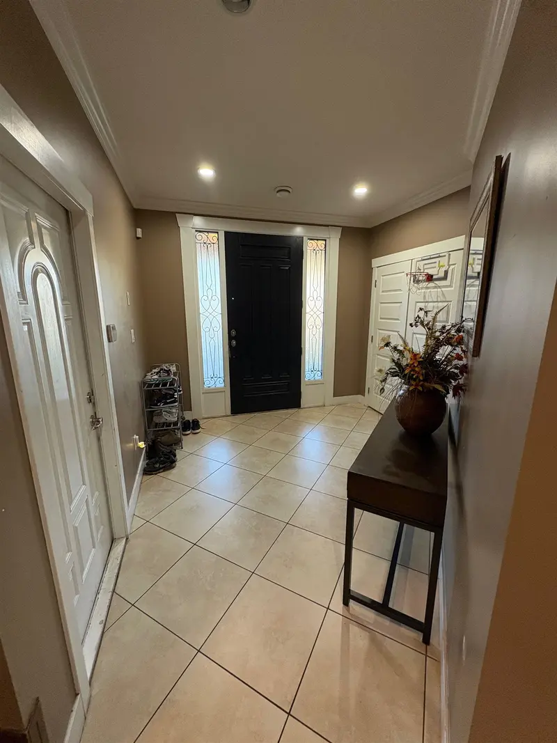 2731 CARRIAGE COURT - photo 3 of 25