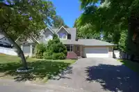 13747 63A AVENUE - thumbnail 2