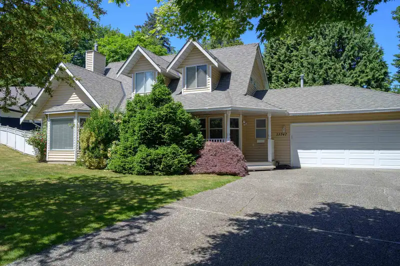 13747 63A AVENUE - photo 3 of 40