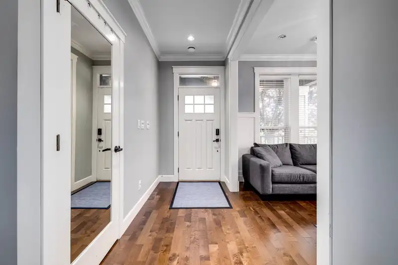 19105 72 AVENUE - photo 3 of 36