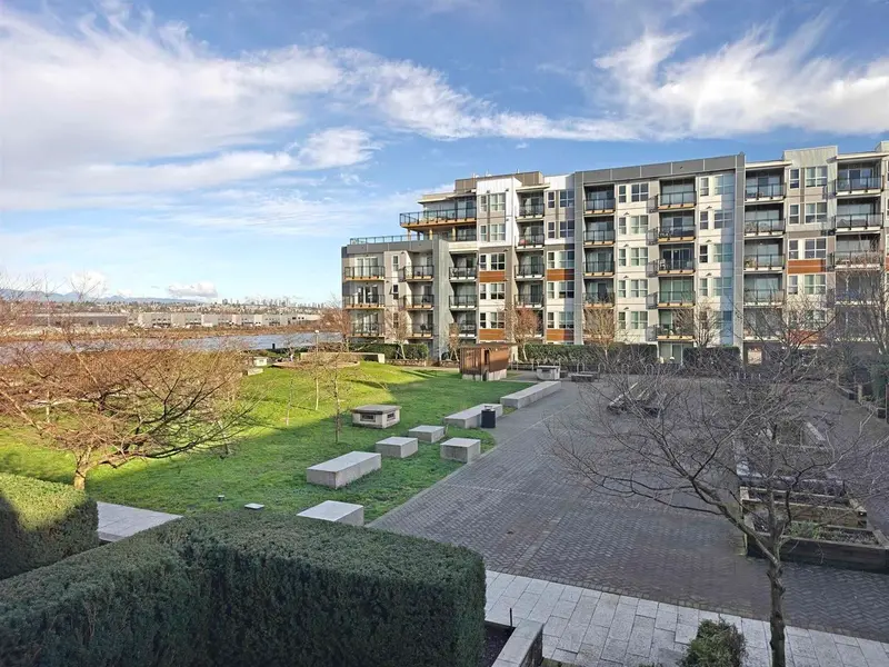 212 10155 RIVER DRIVE - photo 1 of 25