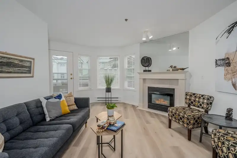 203 5955 177B STREET - photo 4 of 25