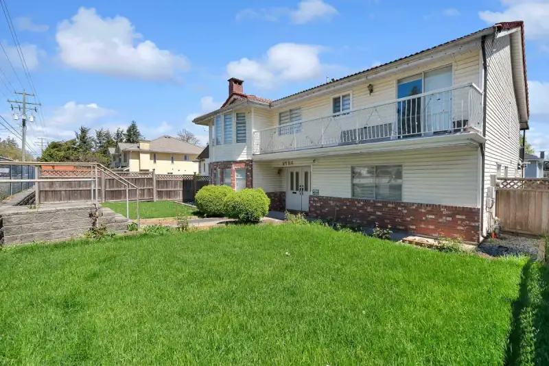 8724 128 STREET - photo 1 of 18