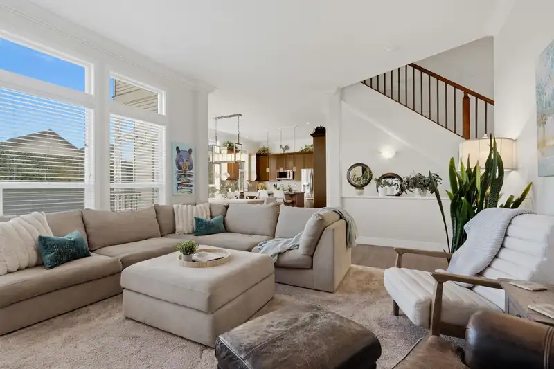 16492 60A AVENUE - photo 3 of 40