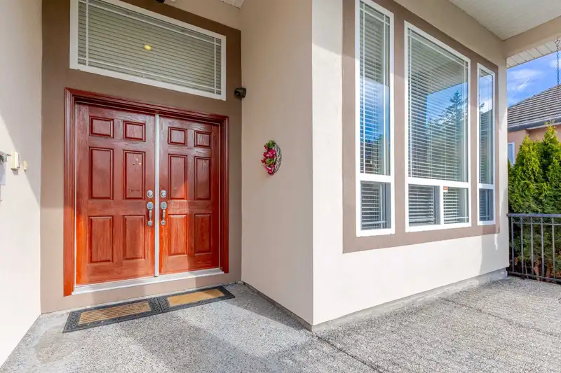 6022 126 STREET - photo 2 of 40
