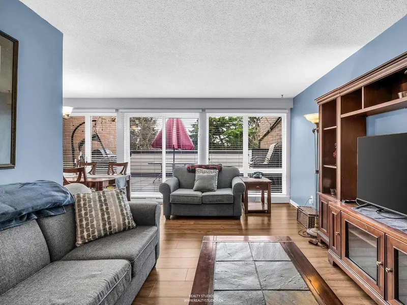 21 10200 4TH AVENUE - photo 2 of 25