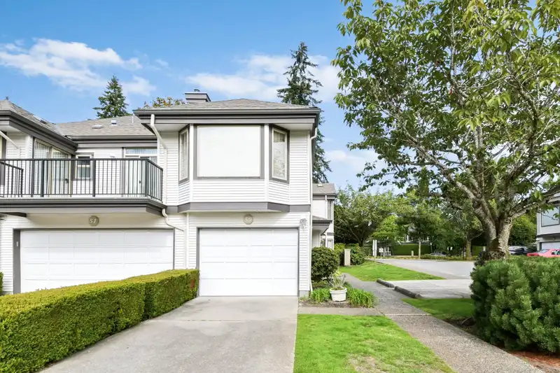 50 15840 84 AVENUE - photo 2 of 35