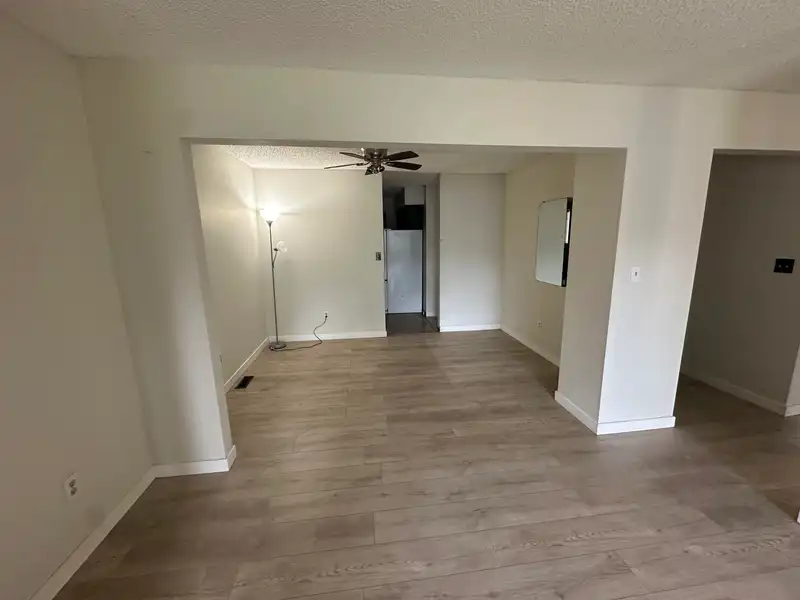 13407 67 AVENUE - photo 2 of 18