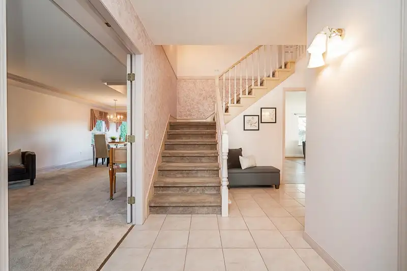 19036 62 AVENUE - photo 3 of 39