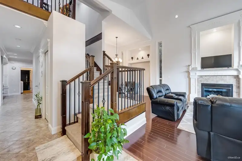 7506 143C STREET - photo 4 of 27