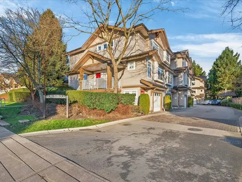 301 9580 PRINCE CHARLES BOULEVARD - photo 1 of 31