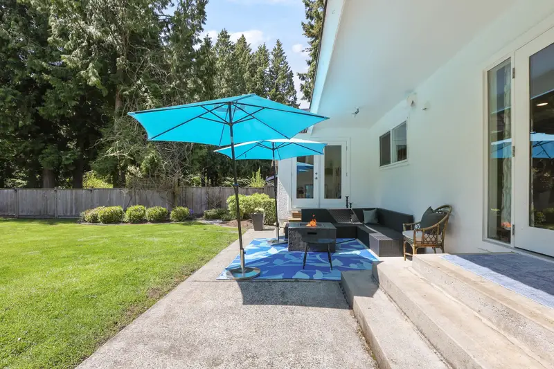 12688 23 AVENUE - photo 4 of 25