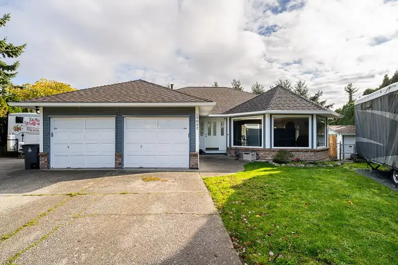 19042 SUNRISE PLACE - photo 1 of 40